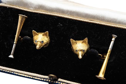 A PAIR OF EARLY 20TH CENTURY NOVELTY HUNTING CUFFLINKS 
 Double-sided, the 