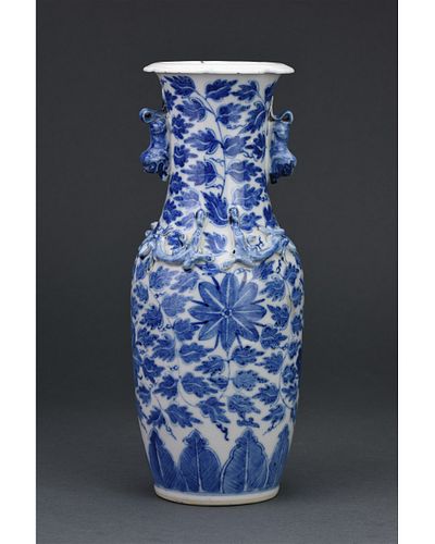CHINESE BLUE AND WHITE ROULEAU VASE 