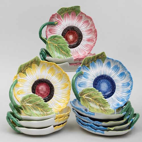 Group of Twelve Este Ceramic Sunflower Form Dishes