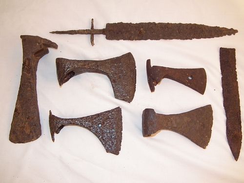 MIDDLE AGES WEAPON RELICS 