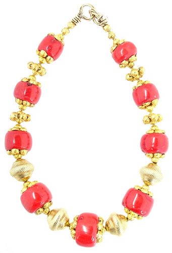 Chinese 18 Karat Yellow Gold Coral Necklace