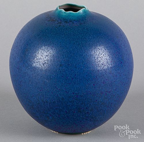 Cliff Lee studio pottery vase
