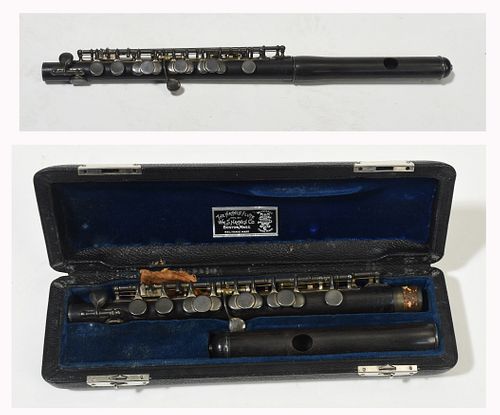 Small flute/piccolo with case "The Haynes Flute" 