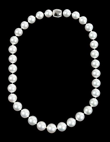 18kt. Pearl Necklace