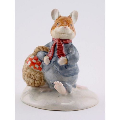 BRAMBLY HEDGE ROYAL DOULTON FIGURINE WILFRED DBH34