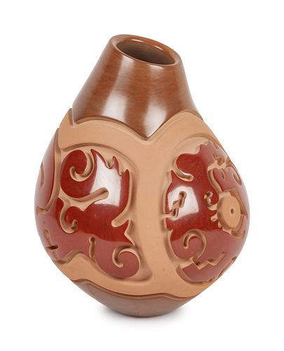 Nathan Youngblood
(SANTA CLARA, B. 1954)
Carved Red and Sienna Vase