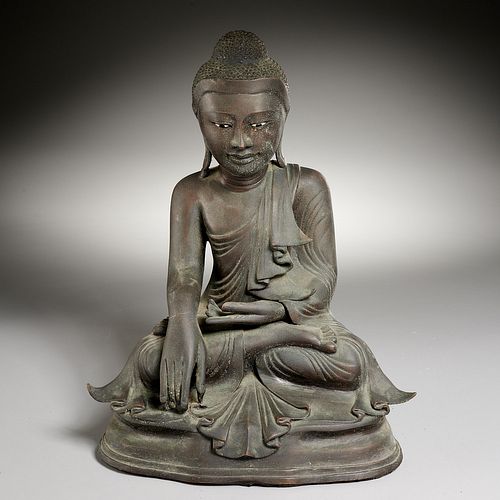 Large Southeast Asian bronze Shakyamuni Buddha