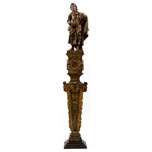 St John Evangelist. Mexico, 18th century. Gilded and polychrome wood carving. Talla: 65 cm de altura. Column: 50.7" (129 cm) tall.