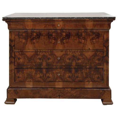 Bureau. Europe, early 20th century. In veneered wood with three drawers and key. 48.2 x 37.5 x 21" (122.5 x 95.5 x 53.5 cm)