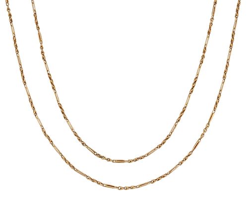 A 9 CARAT GOLD LONGCHAIN
 Composed of polished fan