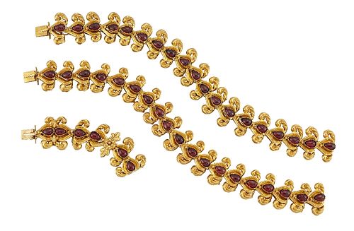 A GARNET NECKLACE
 Adjustable, composed of three s
