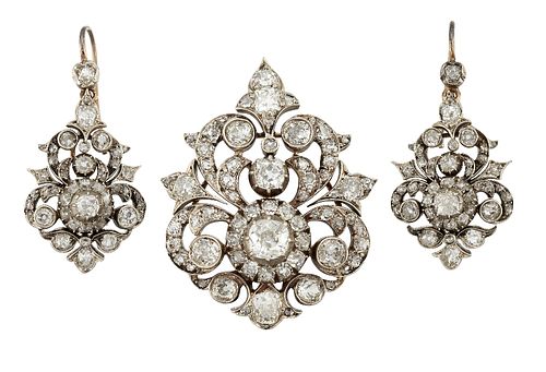 A LATE 19TH CENTURY DIAMOND BROOCH AND EARRING SUI