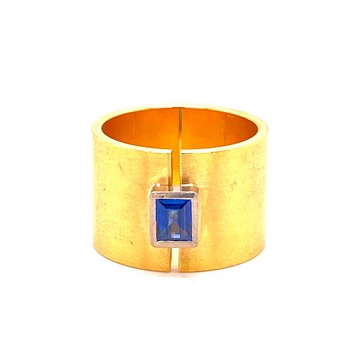 18k Gold Sapphire Modern Ring 