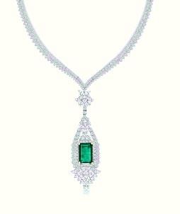8.57ct EMERALD AND DIAMOND NECKLACE