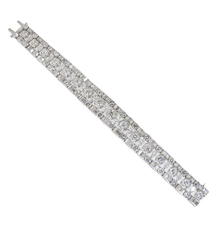 Exceptional 30.00ct Diamond Bracelet