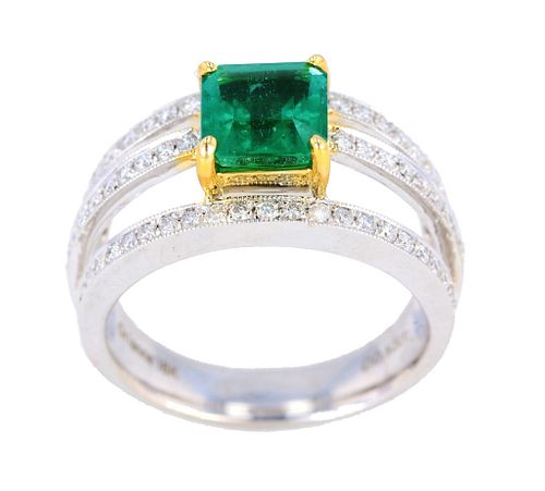 EXCELLENT Emerald & Diamond 18K Gold Ring