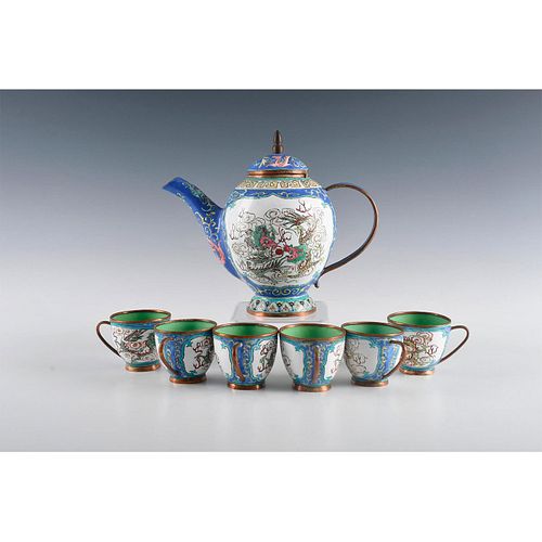 GROUP OF 7 JAPANESE TEACUPS AND TEAPOT