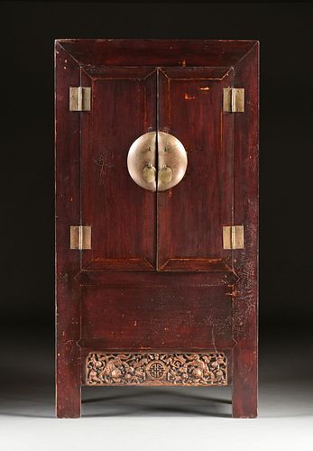 A LARGE CHINESE PAINTED AND PARCEL GILT WOOD WEDDING CABINET, REPUBLIC PERIOD (1912-1949),