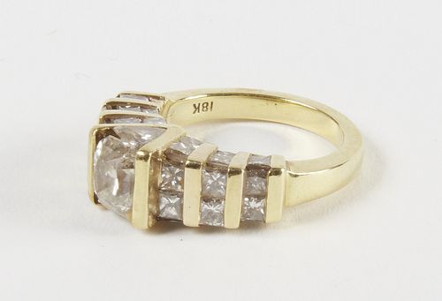 18K Ladies Ring with 35 Diamonds