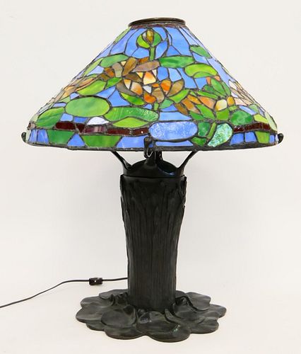 TIFFANY STYLE LEADED GLASS WATERLILY LAMP