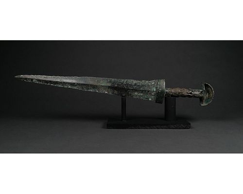 SUPERB ANCIENT BRONZE SWORD WITH ELABORATE HANDLE