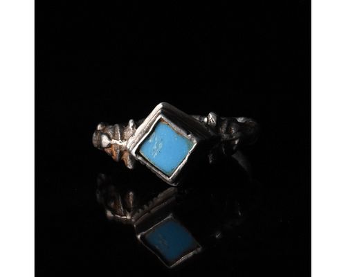 MEDIEVAL SILVER RING WITH BLUE GLASS INLAY