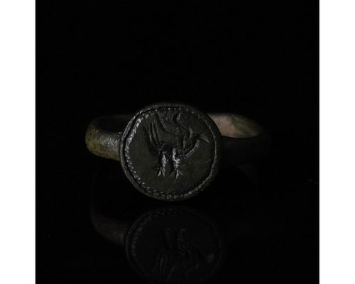 MEDIEVAL BRONZE RING WITH STYLISED EAGLE