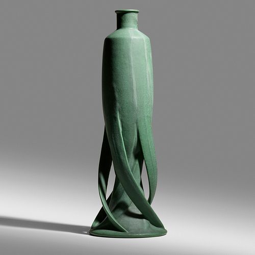 Fritz Albert for Teco Pottery, Exceptional vase, model 310