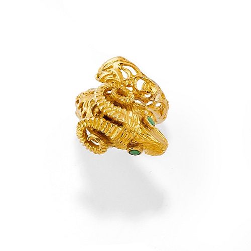 A 18K yellow gold and emerald ring