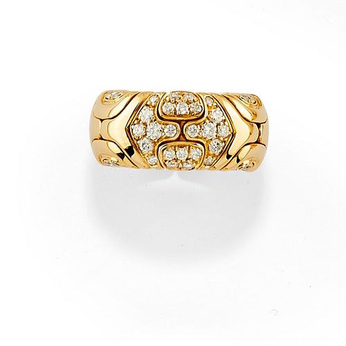 Bulgari - A 18K yellow gold and diamond ring, Bulgari, with box