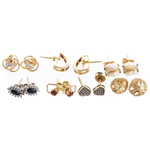 A Collection of Stud Earrings in 14K & 10K