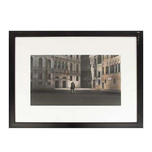 Juan José Díaz Infante. Beso en Venecia. Firmada PA. Fotografía impresa sobre papel de algodón con tintas libres de ácido. 40 x 60 cm