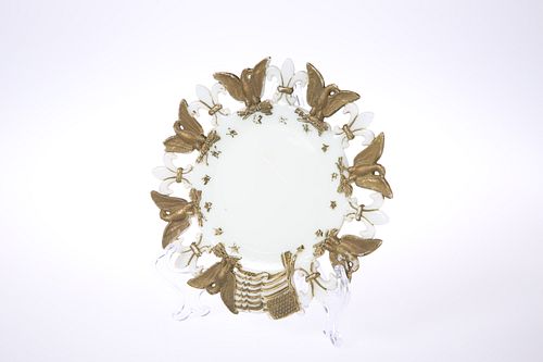 AN AMERICAN EAGLE OPALINE WHITE PATRIOTIC PLATE, 