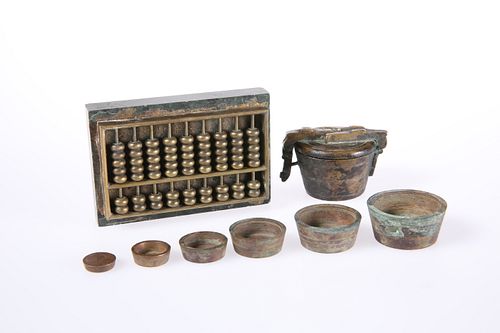 A CHINESE MINIATURE BRASS AND MARBLE ABACUS, 9cm 