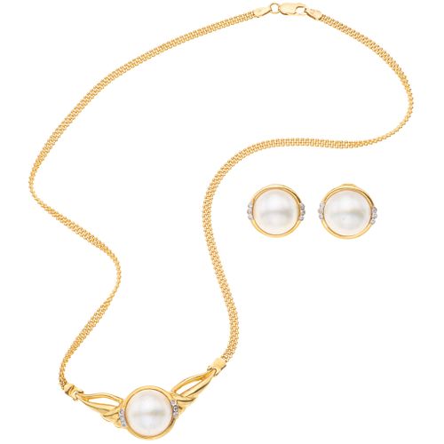 Set of choker and pair of earrings with half-pearls and diamonds in 18k gold. Weight: 22.2 g