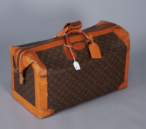 Rare Louis Vuitton monogram travel bag sold at auction on 10th