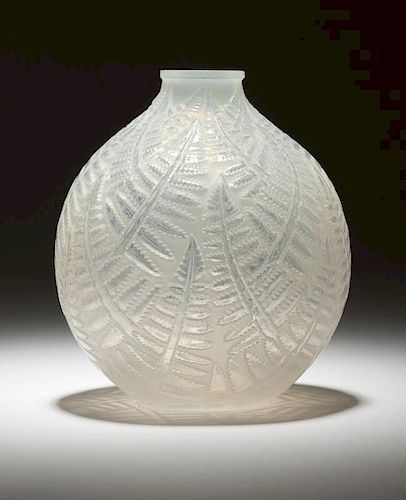 A Rene Lalique ''Espalion'' art glass vase