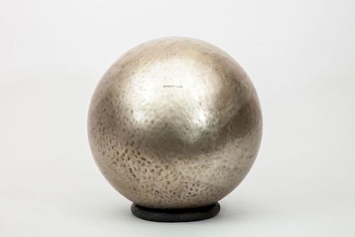 Robert Kuo: Untitled (Orb)