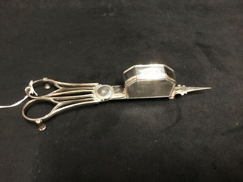 An Antique Sterling silver Candle Wick Cutter/Snuffer London 1792 - Otter Crest