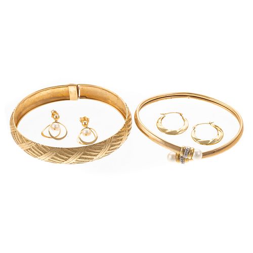 A Collection of Ladies Gold Jewelry