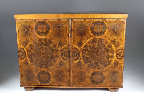 George II Oyster Walnut Veneered Tabletop Cabinet, mid 18th Century