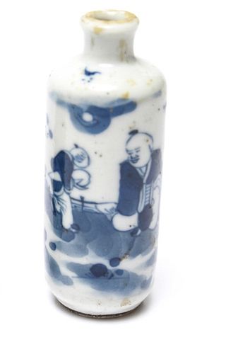 Chinese Qing Dynasty Blue & White Snuff Bottle