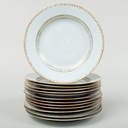 Set of Twelve Chinese Export Sopra-Bianco-Sopra and Gilt-Decorated Porcelain Plates