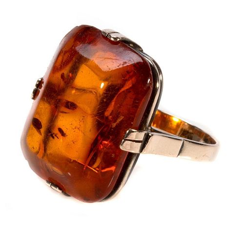 Amber and 9k gold ring