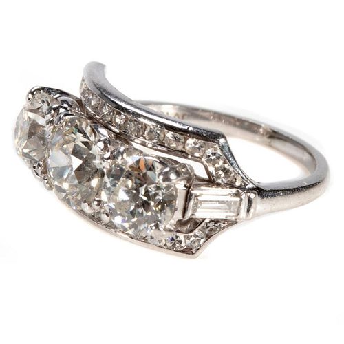 Vintage diamond and platinum ring