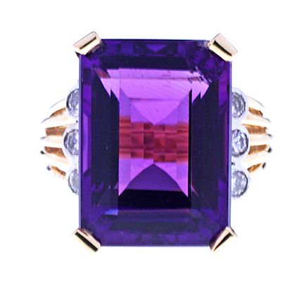 Lady's14kt Yellow Gold and Amethyst Ring