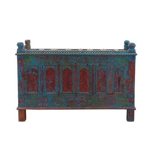 Side cabinet. 20th century. Polychrome wood. Red and blue. Three hinged doors, smooth supports. 37.4 x 54.7 x 23.6" (95 x 139 x 60 cm)