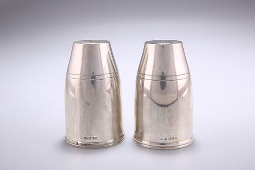 A PAIR OF ELIZABETH?II SILVER SALT AND PEPPER POTS,?by?J A Campbell, London