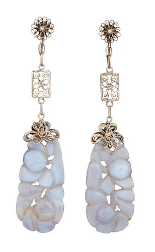 A PAIR OF CHINESE BLUE LACE AGATE EARRINGS, the carved and pierced agate pa