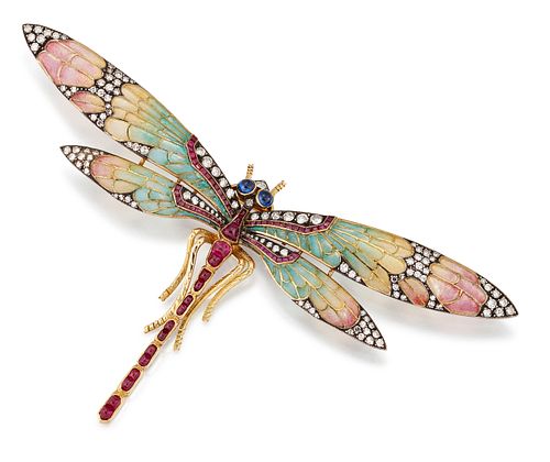 AN EARLY 20TH CENTURY PLIQUE-A-JOUR AND GEMSET DRAGONFLY BROOCH, the natura